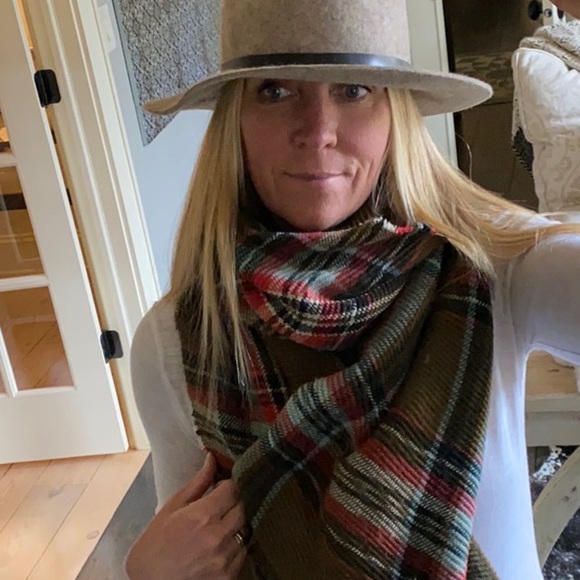 Plaid camp Scarf - Picture 8 of 8